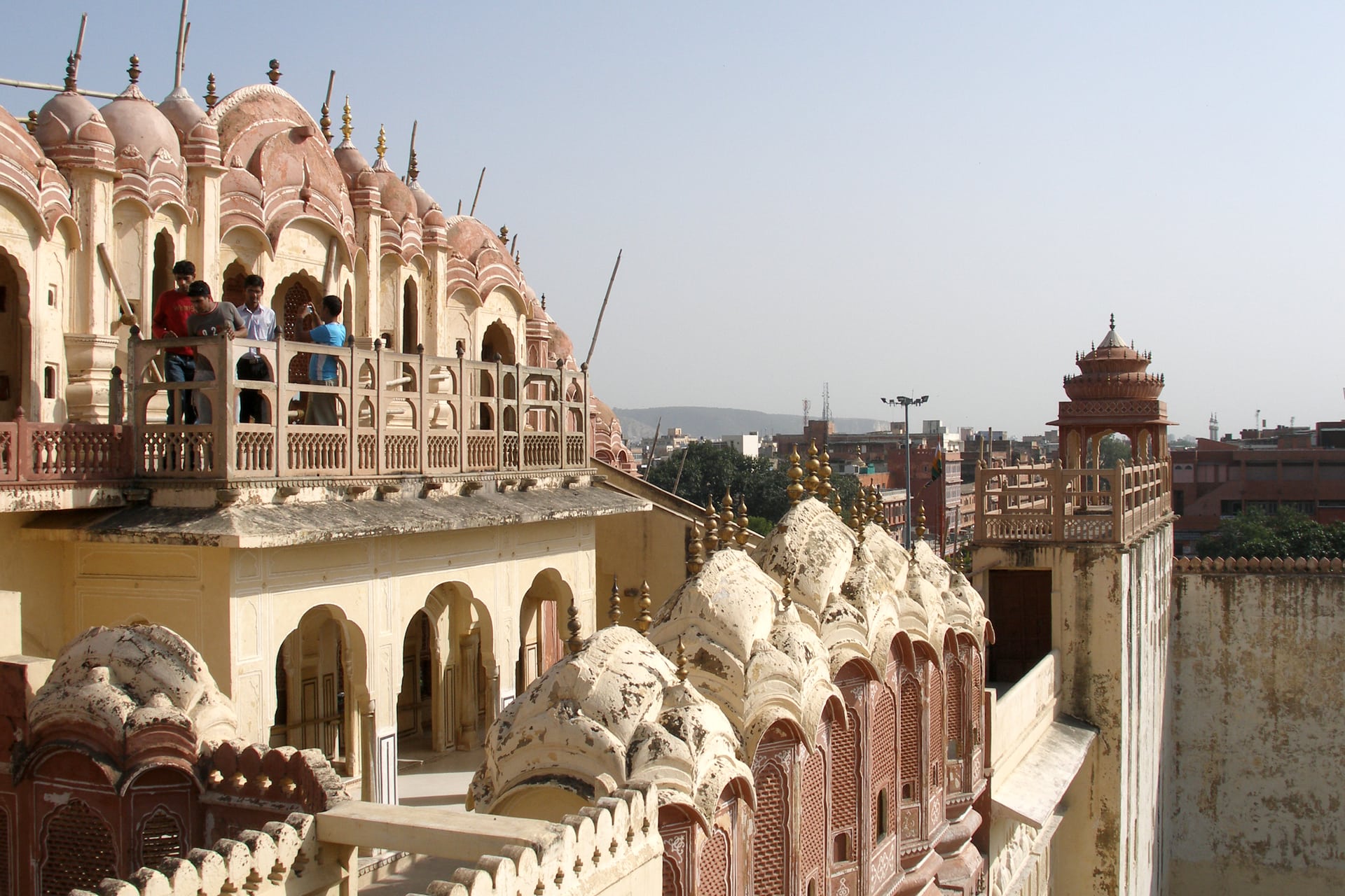 Hawa Mahal’s intricate pink sandstone facade in Jaipur